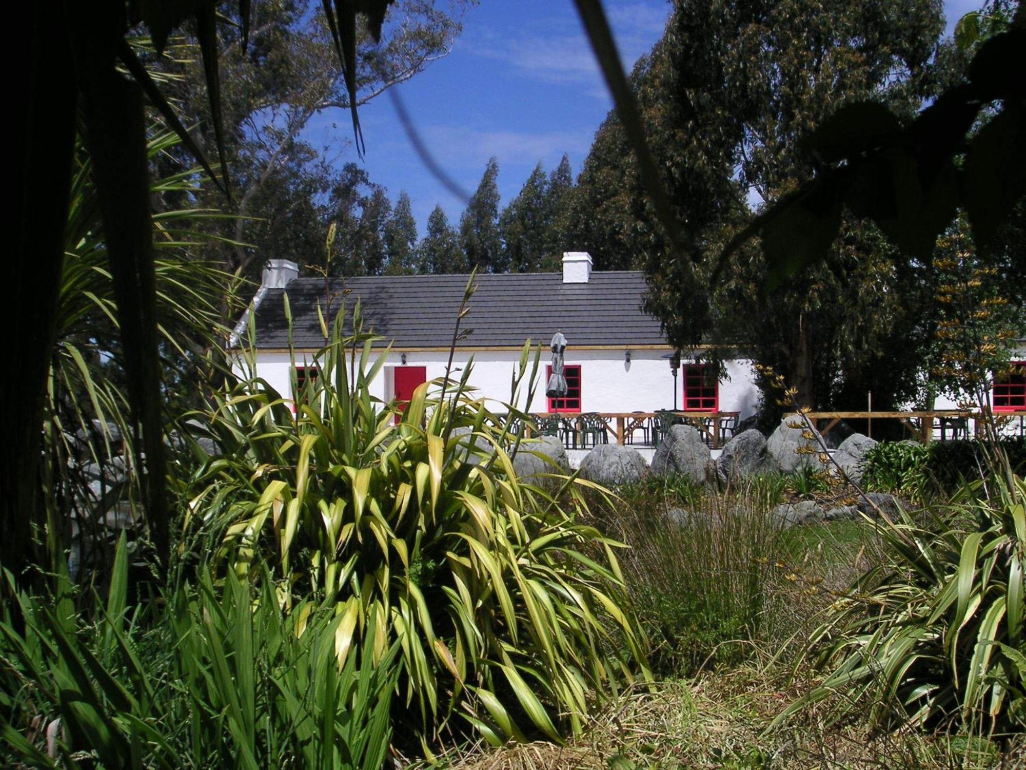 Donegal House Hotel Kaikoura Exterior photo